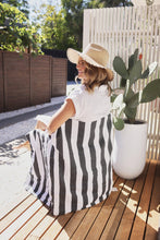 Load image into Gallery viewer, Beachbox Chair Cover