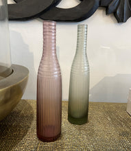 Load image into Gallery viewer, Glass bud vase