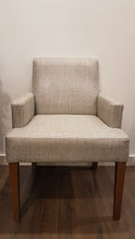 Load image into Gallery viewer, Manhattan arm chair