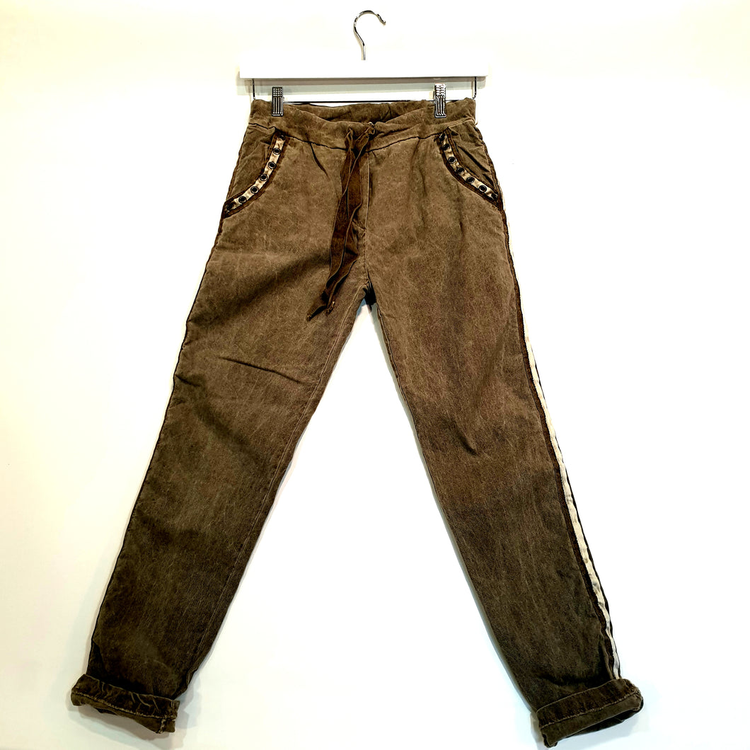 Trim Pocket Stretch Pants