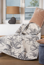 Load image into Gallery viewer, Floral Sylt Throw
