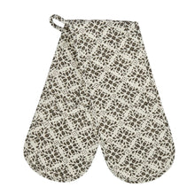 Load image into Gallery viewer, Cyra Lace Print Oven Glove