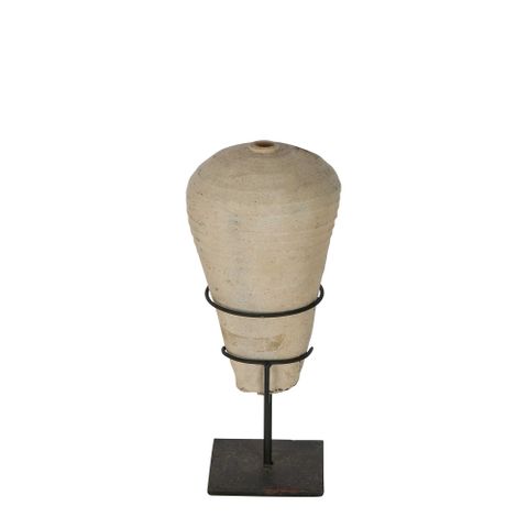 Kuboro Pot on Stand