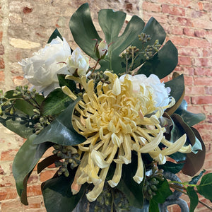 Aporto Vase with Flower Arrangement